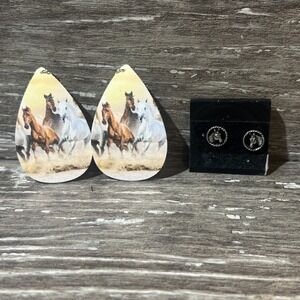 Earrings Horse Equestrian Head Silver Tone Twisted Rope Border Teardrop Set Of 2